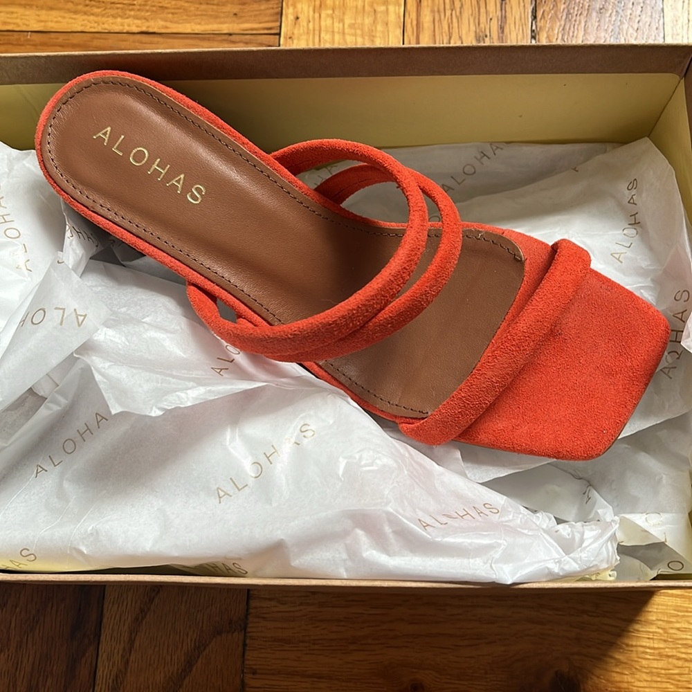 ALOHAS - Indiana Pomelo Orange Sandals - BRAND NEW - NEVER WORN - PRICED TO SELL